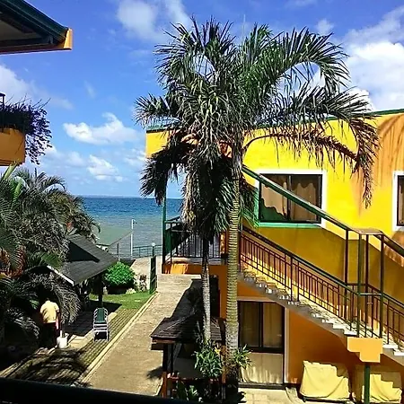 Marvin\'S Seaside Inn